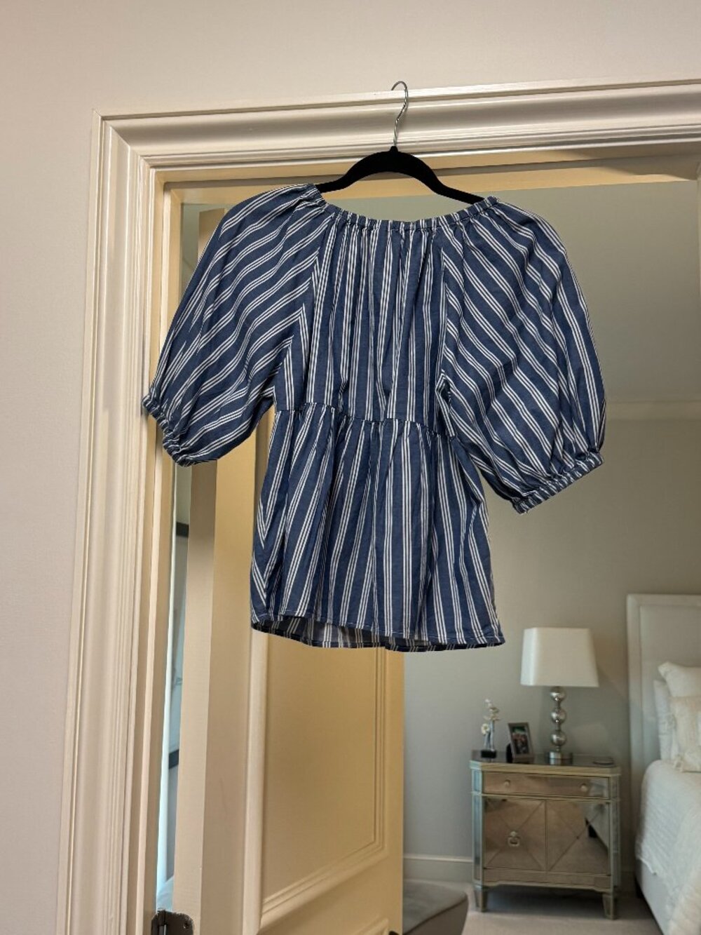Old Navy Puff Sleeve Swing Top - Picture 4 of 6